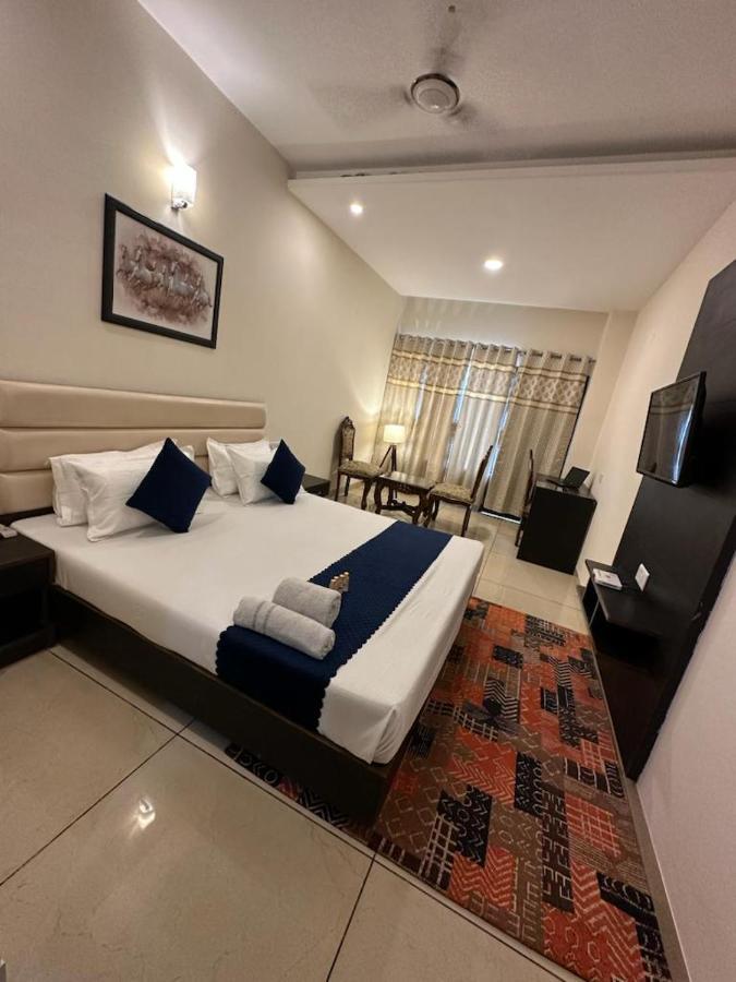 Jb Residency Zirakpur !! Top Rated & Most Awarded Property In Zirakpur Ξενοδοχείο Εξωτερικό φωτογραφία