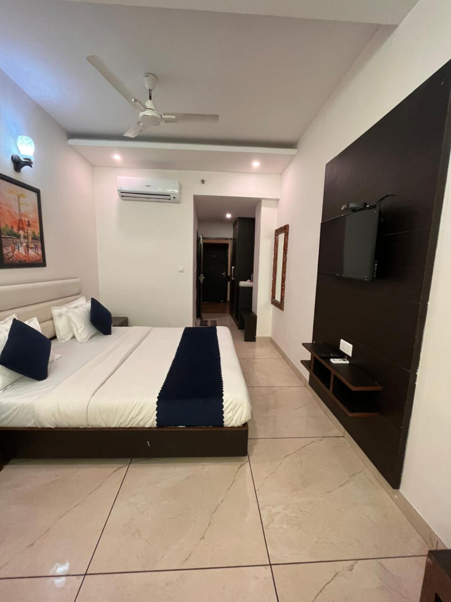 Jb Residency Zirakpur !! Top Rated & Most Awarded Property In Zirakpur Ξενοδοχείο Εξωτερικό φωτογραφία